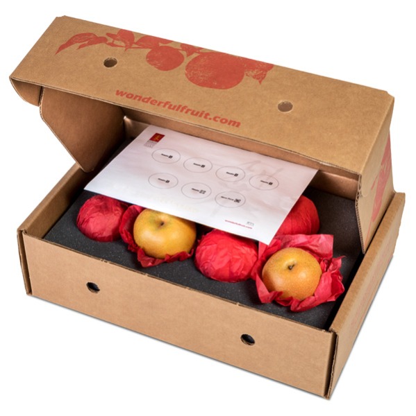 gift box featuring multiple varieties of Subarashii Asian Pears